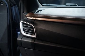 Thiết kế cửa gió Isuzu D-Max 2025 cũng được giữ lại và được tạo điểm nhấn với các viền mạ bạc