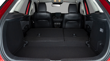 Khoang hành lý của Mazda CX-3 2023 có thể tăng dung tích bằng việc gập hàng ghế cuối 