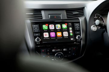 Mẫu bán tải nhà Nissan sở hữu màn hình giải trí trung tâm kích thước 8 inch