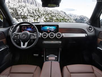 Danh gia so bo xe Mercedes-Benz GLB-Class 2020