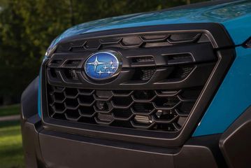 Lưới tản nhiệt đi kèm logo của Subaru Forester 2023 thế hệ mới