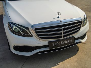 Danh gia so bo xe Mercedes-Benz E 200 Exclusive 2020