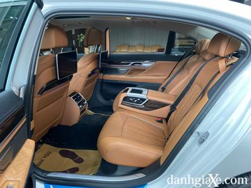 Danh gia so bo xe BMW 7-Series 2021