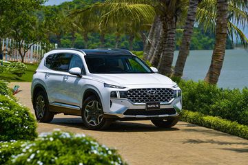 Hyundai SantaFe 2022 sở hữu hoàn toàn khác biệt so với thế hệ tiền nhiệm