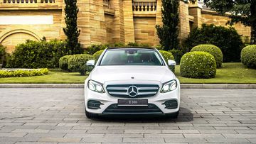 Danh gia so bo xe Mercedes-Benz E 350 AMG 2019