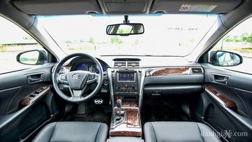Nội thất Toyota Camry 2016 cũng được nâng cấp đáng kể 