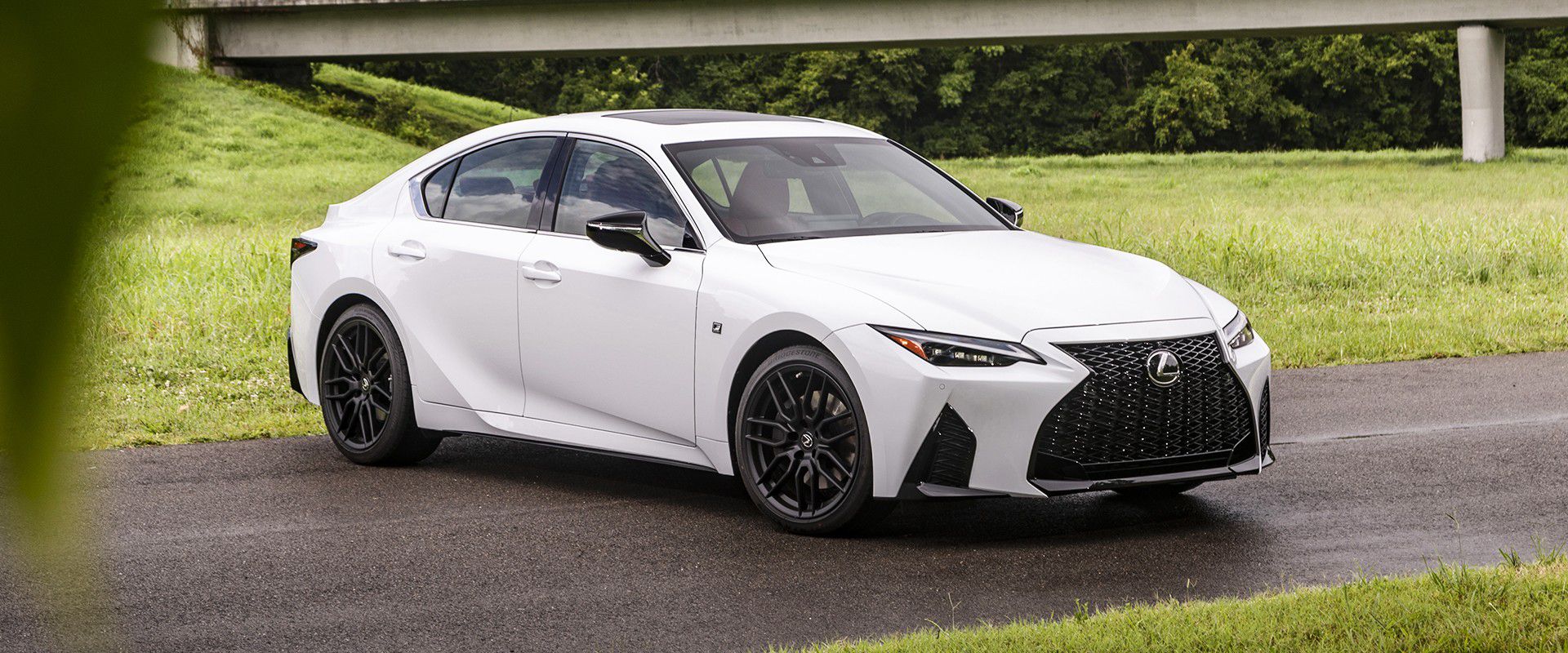 Lexus IS300 F Sport 2024 Giá lăn bánh và khuyến mãi T08/2024