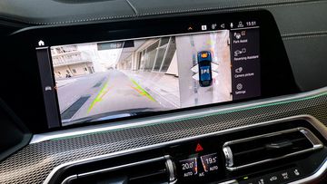 BMW X6 2023 còn trang bị Camera 360 độ cho tầm nhìn bao quát và toàn điện