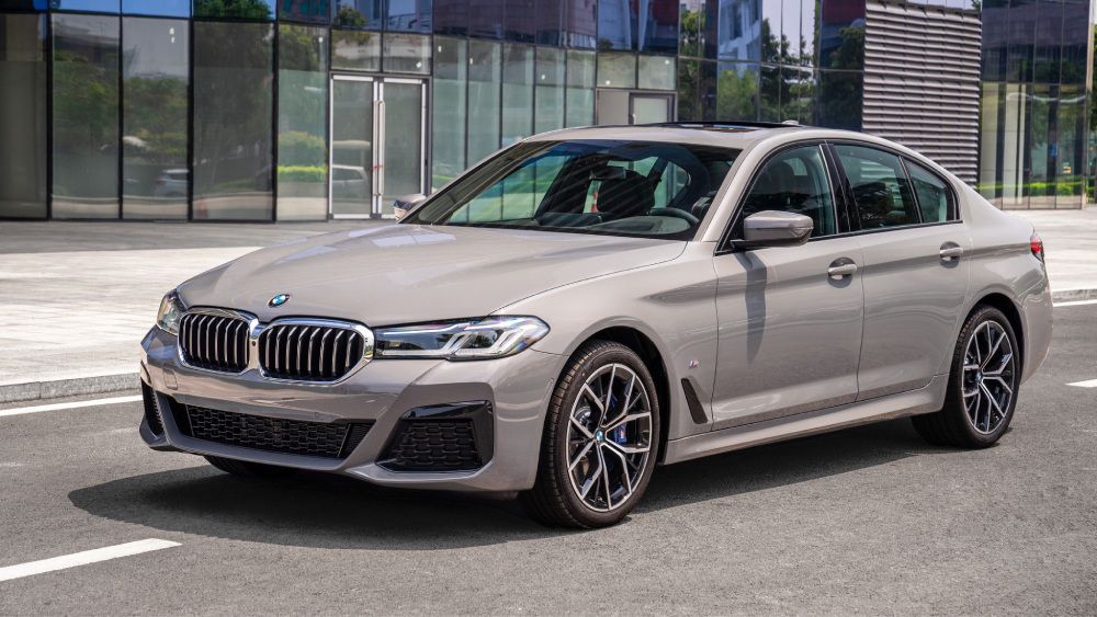 BMW 530i 2023: Giá lăn bánh và khuyến mãi T6/2023