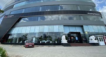 Showroom Mitsubishi ở quận Bình Tân tạm ngưng hoạt động (Ảnh: VnE).