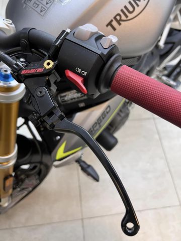 Triumph Speed Triple 1200 RS 2023 có 5 chế độ lái