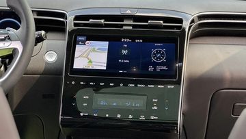 Hyundai Tucson 2024 sở hữu tiêu chuẩn màn hình cảm ứng trung tâm kích thước 10.25 inch