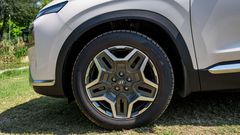 Mâm xe 19 inch trên các phiên bản Hyundai SantaFe 2024 cao cấp