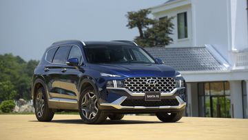 Hyundai SantaFe 2024 tại Việt Nam là bản facelift thuộc thế hệ thứ 4, trình làng vào năm 2020