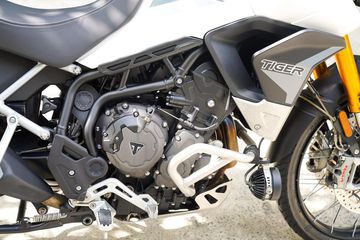 Tiger 900 Rally Pro sở hữu khối động cơ 3 xy-lanh đặc trưng của Triumph
