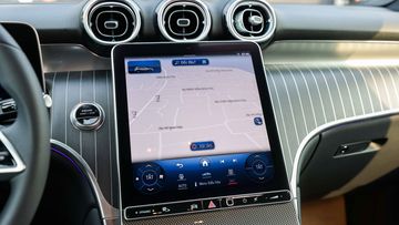 Trung tâm giải trí của Mercedes-Benz GLC 2023 là cụm màn hình cảm ứng 11,9 inch hoàn toàn mới