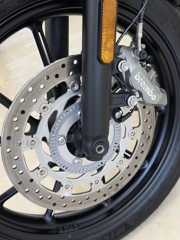 Triumph Speed Twin 900 2023 sở hữu phần vành đúc và các chi tiết được phay nhôm cao cấp