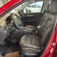 Ghế trước của CX-5 đều rộng rãi và thoải mái