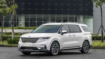 KIA Carnival với thiết kế sang trọng và hệ thống thiết bị tiện nghi