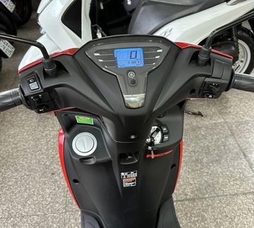 Yamaha FreeGo 2023 sở hữu đồng hồ LCD âm bản