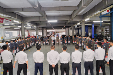 Đội ngũ nhân viên chuyên nghiệp mang đến cho khách hàng những dịch vụ tốt nhất