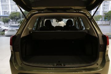 Dung tích khoang hành lý của Subaru Forester 2022 là 818L