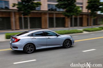 So sánh nhanh Honda Civic 2020 và Mazda3 2020 8 danhgiaxe.com honda civic rs 2 135858 120742