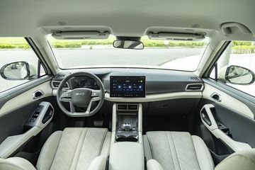 Nội thất BYD ATTO 2 2025 được thiết kế theo phong cách tối giản hiện đại