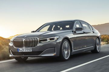 BMW 7-Series là sự thay thế cho BMW E3 (New Six) và hiện đang trong thế hệ thứ 6