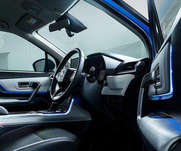 Toyota Veloz Cross 2023 sở hữu hệ thống đèn viền nội thất ban đêm cực kỳ đẹp mắt