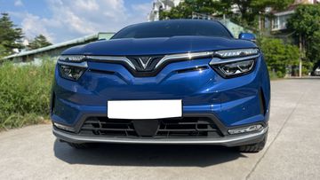 Phần đầu của VinFast VF 8 2023 mang phong cách nhẹ nhàng và đậm chất “tương lai”