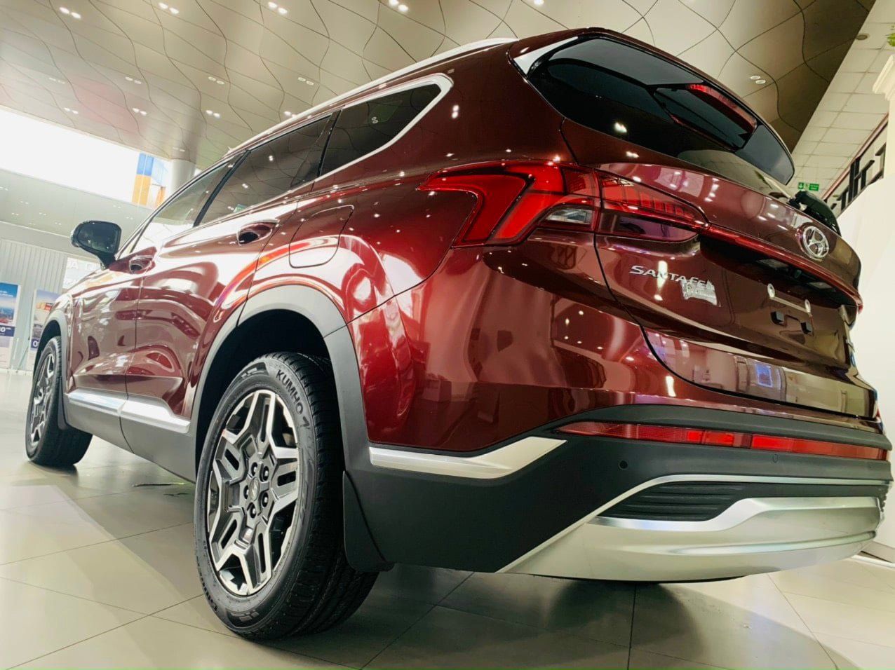 Đánh giá Hyundai SantaFe 2023: Giá xe & KM, nội ngoại thất
