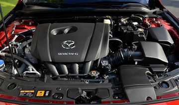 Mazda 3 2022 được trang bị động cơ xăng SkyActiv 1.5L, sản sinh công suất cực đại 110 mã lực tại 6.000 vòng/phút