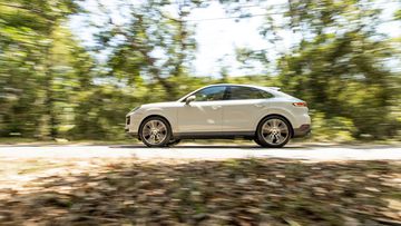 Porsche Cayenne Coupe có khả năng tăng tốc ấn tượng với thời gian từ 0-100 km/h trong 5,7 giây