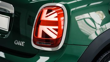 Cụm đèn hậu LED hình lá cờ Anh đặc trưng