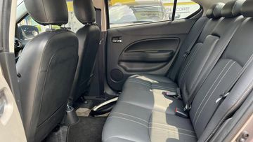 Hàng ghế thứ 2 trên Mitsubishi Attrage 2024 được đánh giá rất cao về độ thoải mái