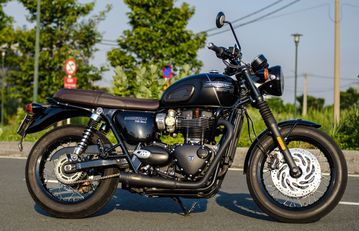 Bonneville T120 màu đen bóng