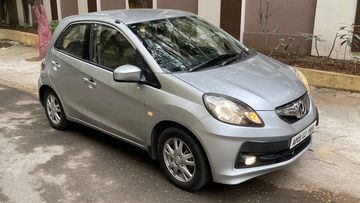 Honda Brio thế hệ đầu tiên ra mắt năm 2011