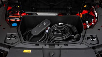 Audi Q8 e-tron 2024 tiếp tục sở hữu nhiều không gian để đồ, đáp ứng mọi nhu cầu của người dùng