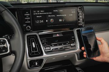 Màn hình giải trí trung tâm KIA Sorento 2021 kết nối với điện thoại thông minh
