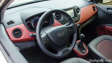 Thiết kế đối xứng trên bảng táp lô