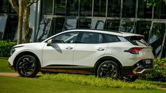 Kia Sportage 2023 mang một thiết kế với những đường cong mềm mại