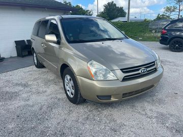 Thế hệ Carnival thứ nhất tại Việt Nam