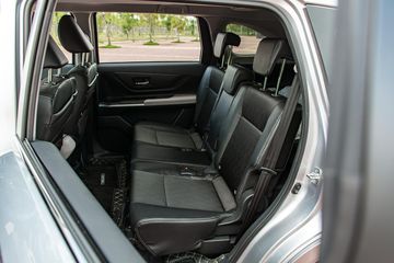 Hệ thống ghế ngồi giúp đem lại cảm giác thoải mái cho người dùng