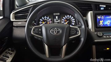 Danh gia so bo xe Toyota Innova 2020