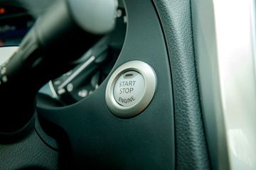 Nút bấm khởi động trên Nissan Navara