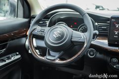 Vô lăng xe Suzuki Ertiga 2021 thiết kế dạng D cut