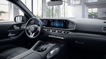 Trang bị tiện nghi trên Mercedes GLE 450 4MATIC 2023 vẫn khá nhiều về lượng và chất