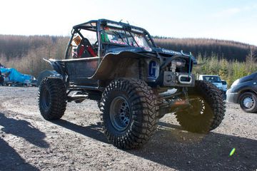  Competition sở hữu hợp chất gai lốp xe đua “thứ thiệt