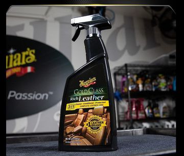 Gold Class Leather & Vinyl Cleaner có khả năng làm sạch mọi vết bẩn cứng đầu trên xe